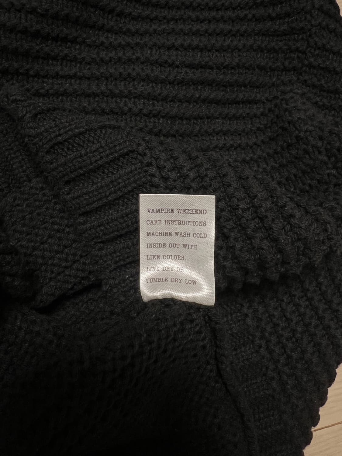 Vampire Weekend 블랙 니트 스웨터 / F 숄더 버튼 디테일 상품이미지10