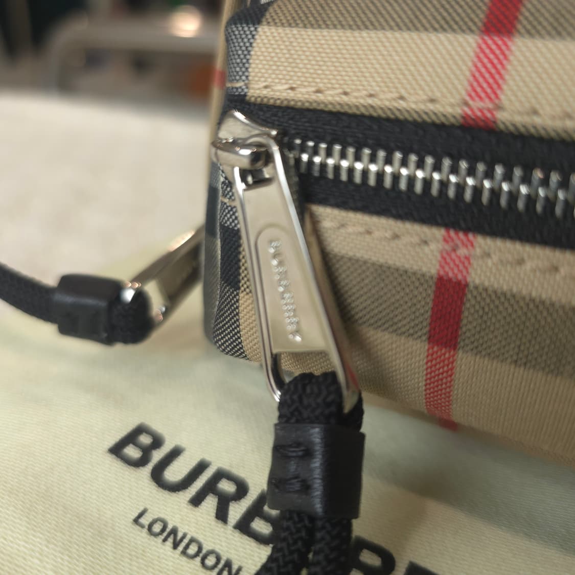 [정품/중고] 버버리 미니 백팩 키링 / 백참 상품이미지4