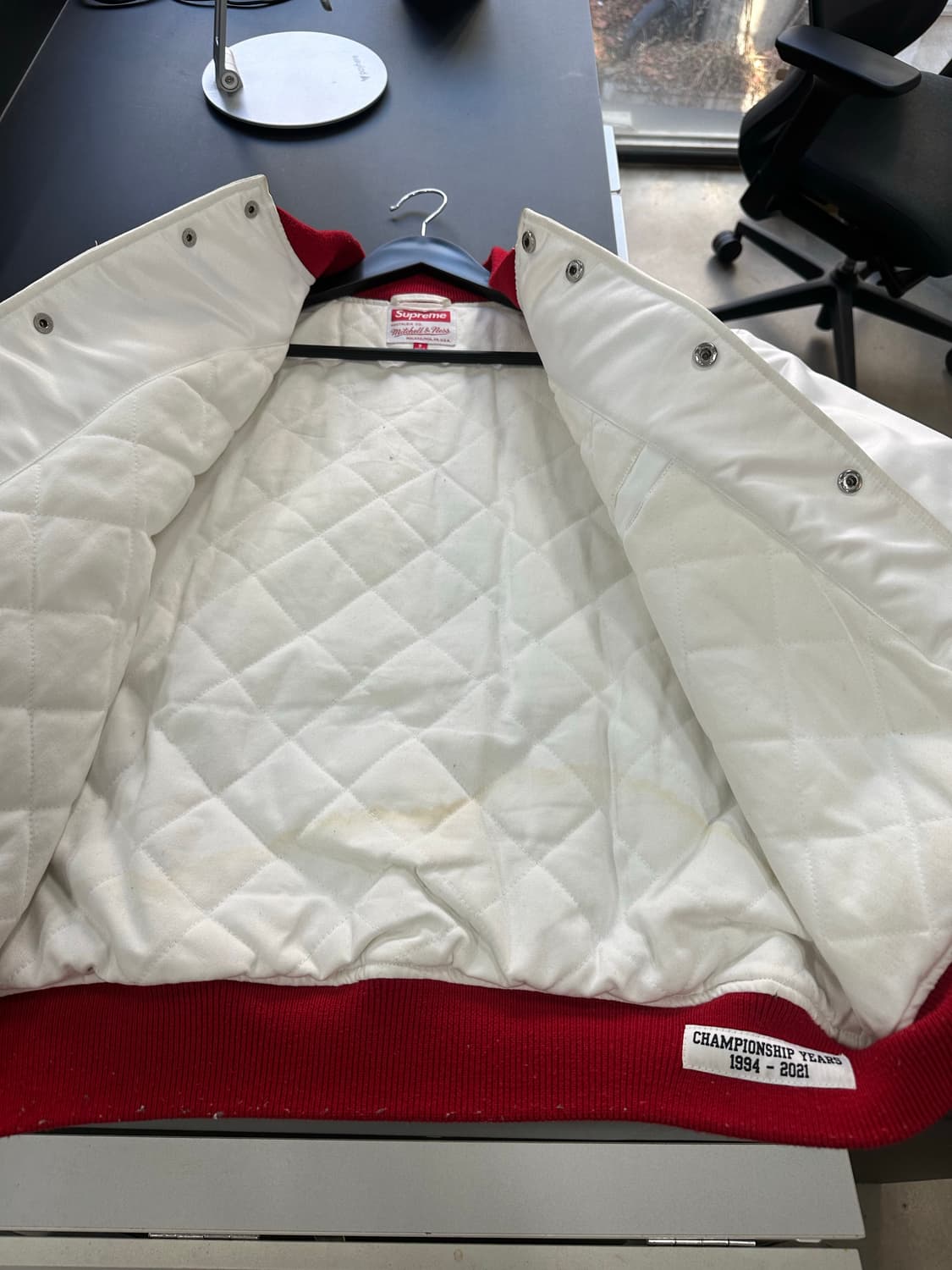 슈프림 21SS 미첼 앤 네스 사틴 바시티자켓  상품이미지10