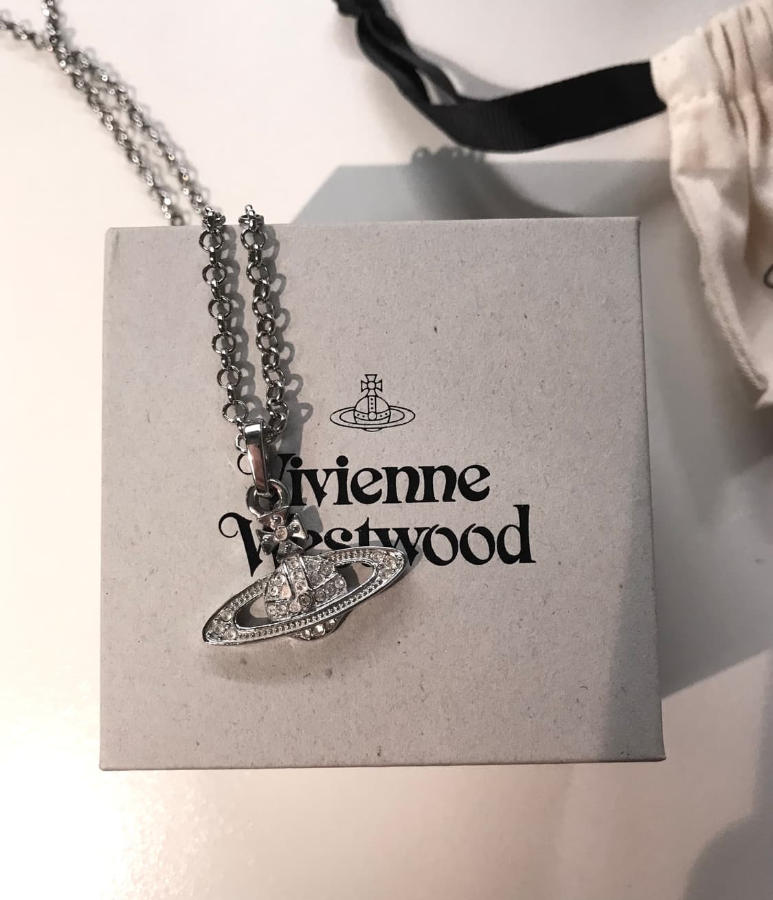 비비안웨스트우드 바스 릴리프 목걸이 실버 상품이미지1