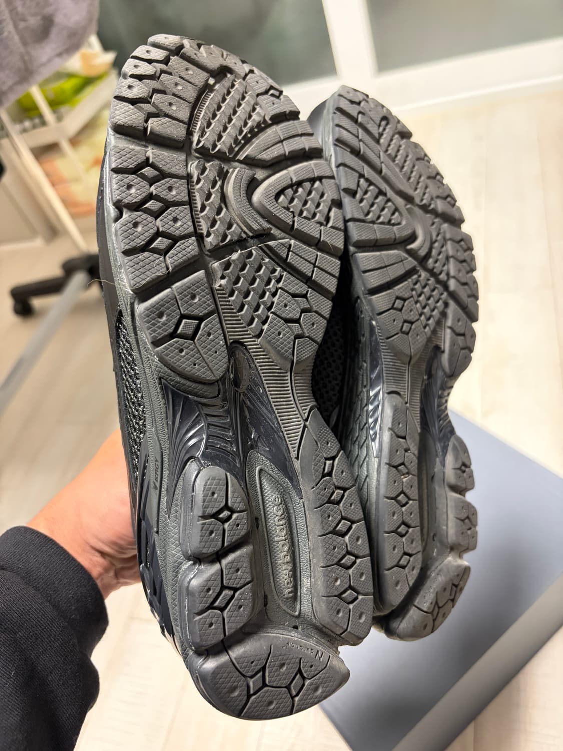 뉴발란스 1906L 블랙 탑 팬텀 275 상품이미지4