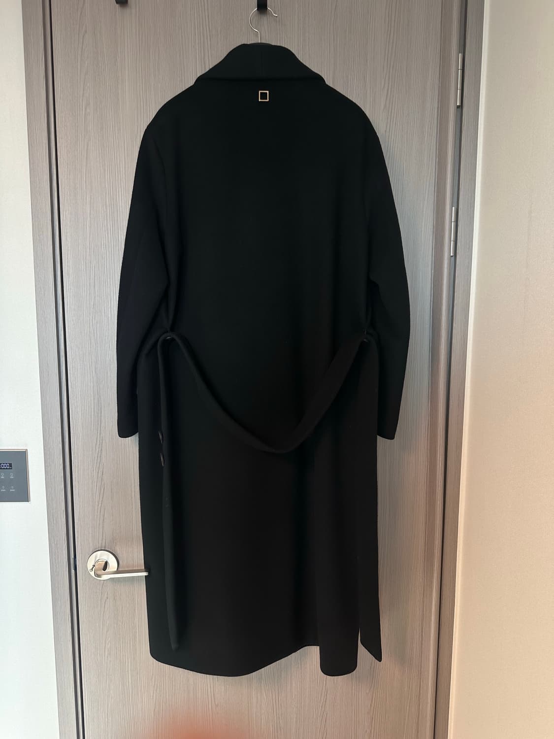 (46, 100정도) 19fw 우영미 숄카라 로브 코트 블랙 상품이미지2
