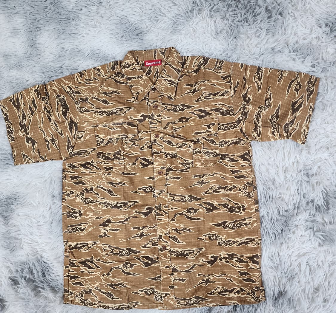슈프림 타이거 카모 반팔 셔츠 상품이미지1