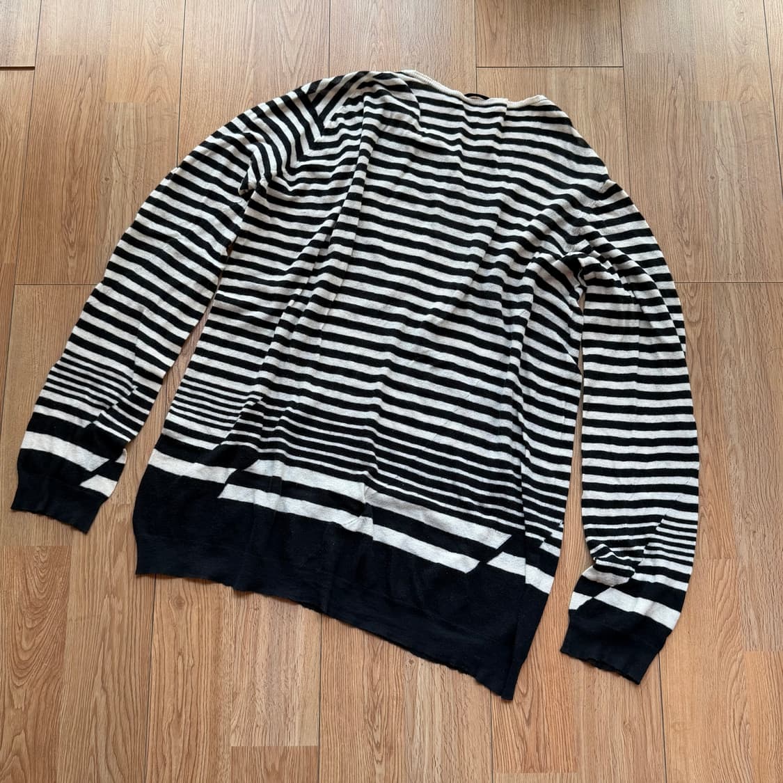 하이더 아커만 스트라이프 니트 상품이미지2