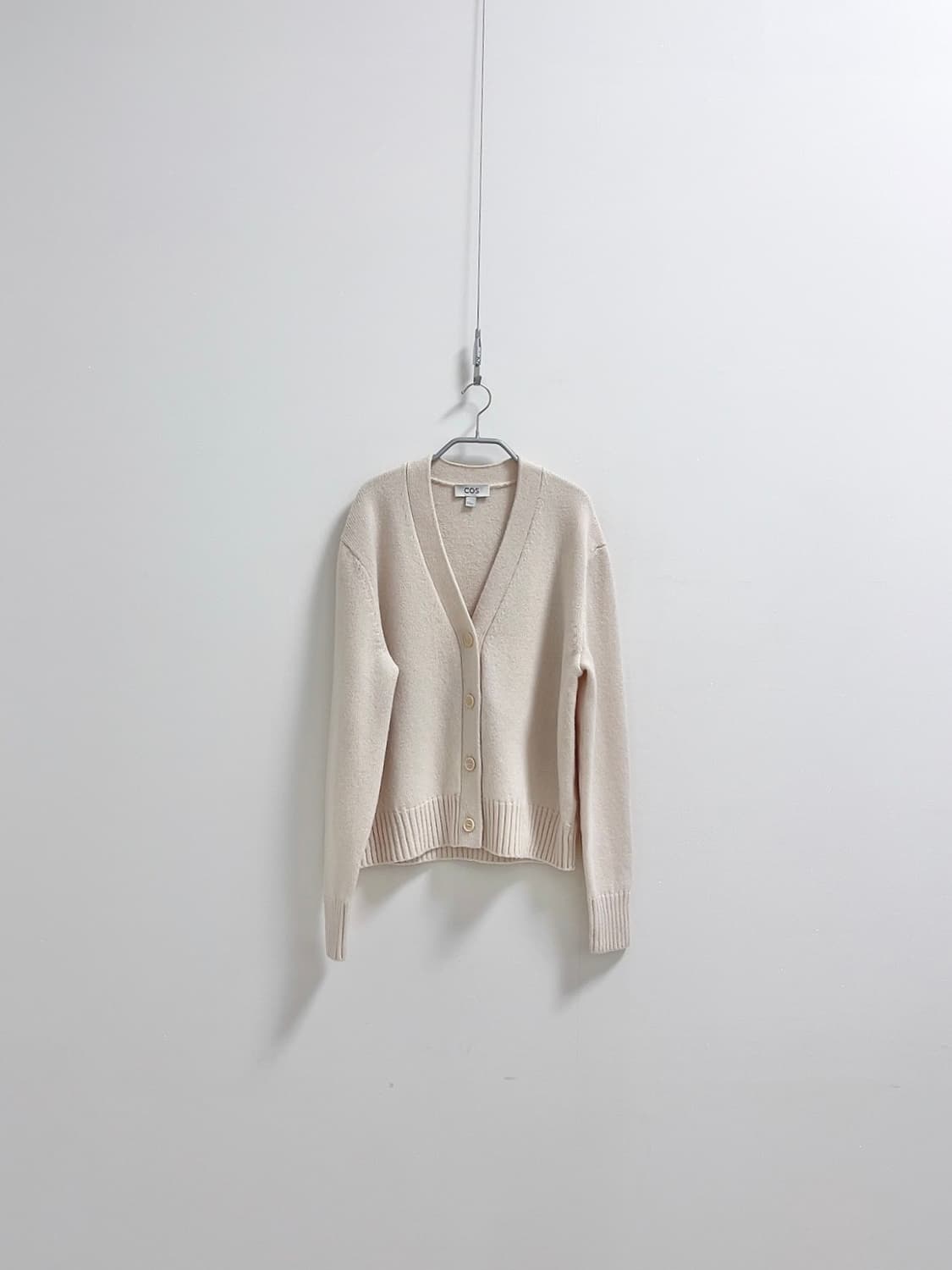 코스 아이보리 울 100 가디건 상품이미지1