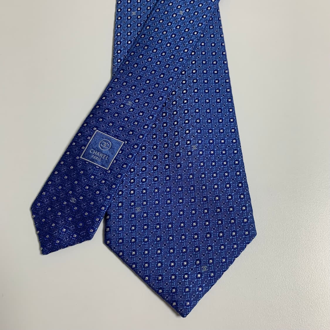 샤넬(CHANEL) 블루 패턴 실크 명품넥타이 최상급 A+ 8.5cm 상품이미지4