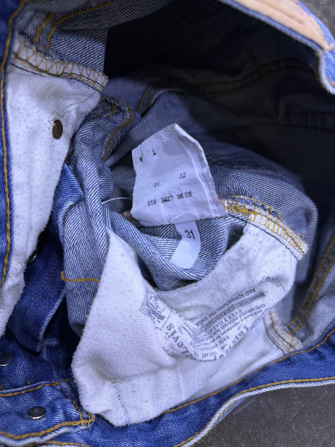 리바이스 501 레귤러핏 빈티지 라인 워싱 데님팬츠 31 상품이미지10