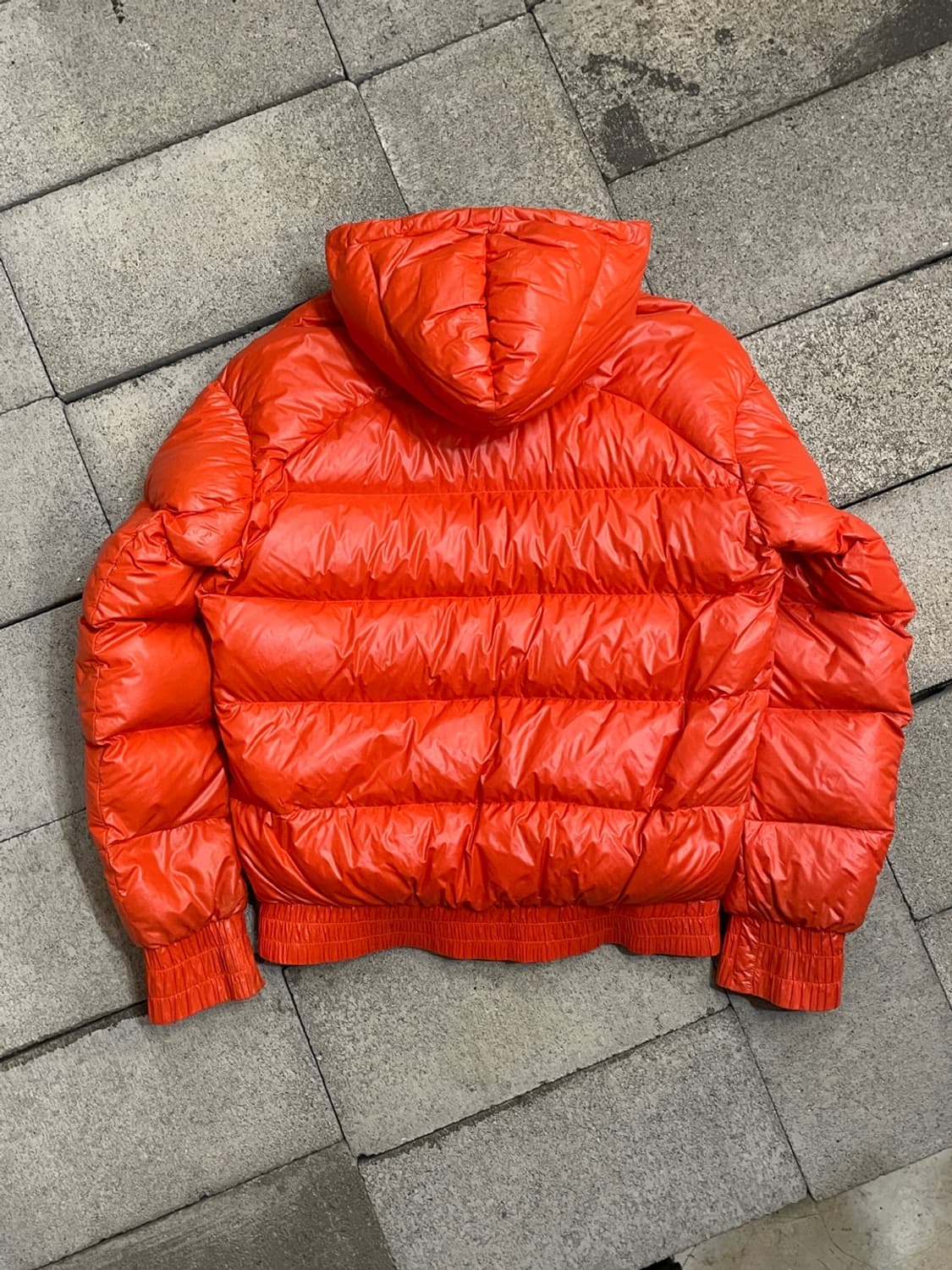 디젤 블랙 골드 라인 글로시 패딩 상품이미지5