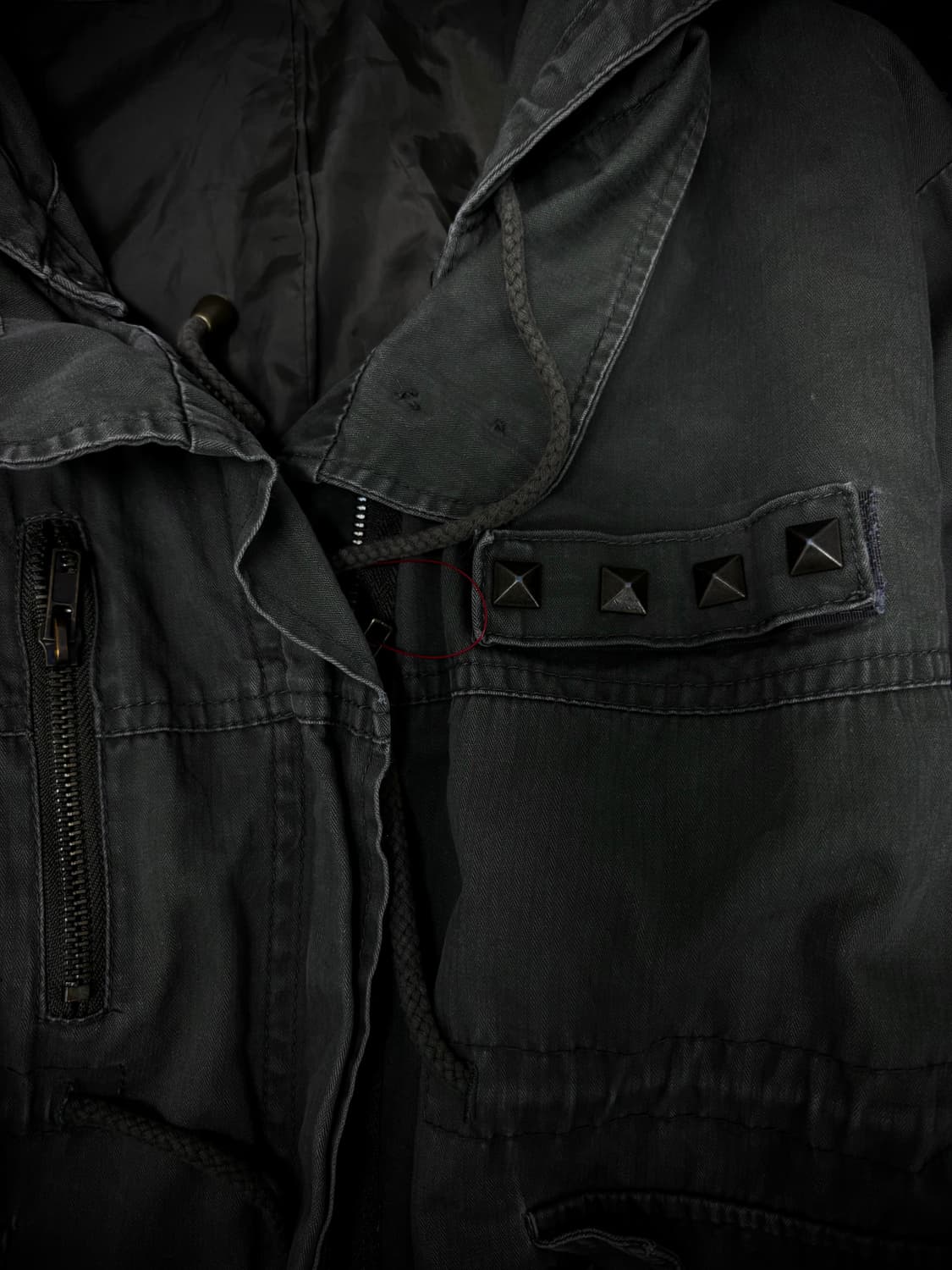 Over-Hoodie Grunge Mood Studded Jacket 상품이미지8