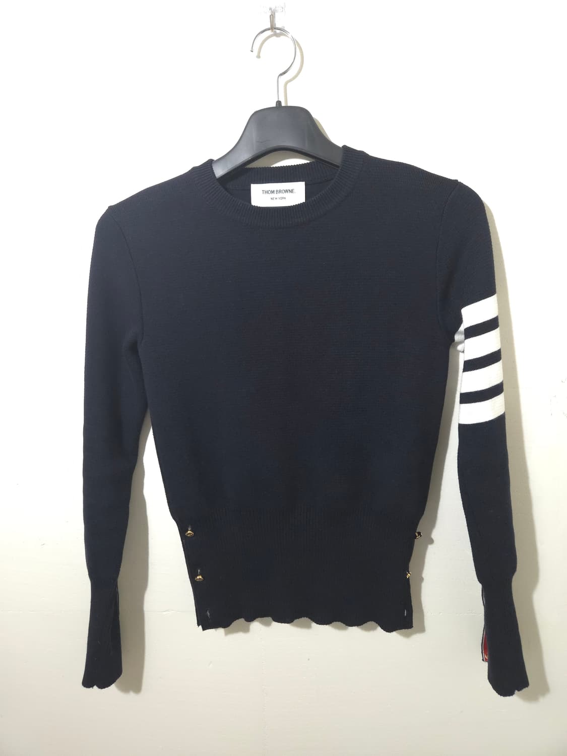 [새상품급] 톰브라운 여성 밀라노스티치 금장 니트 36 Size 상품이미지1