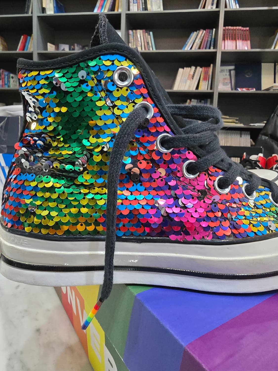 컨버스 척70 하이 스팽글 레인보우 240 상품이미지4