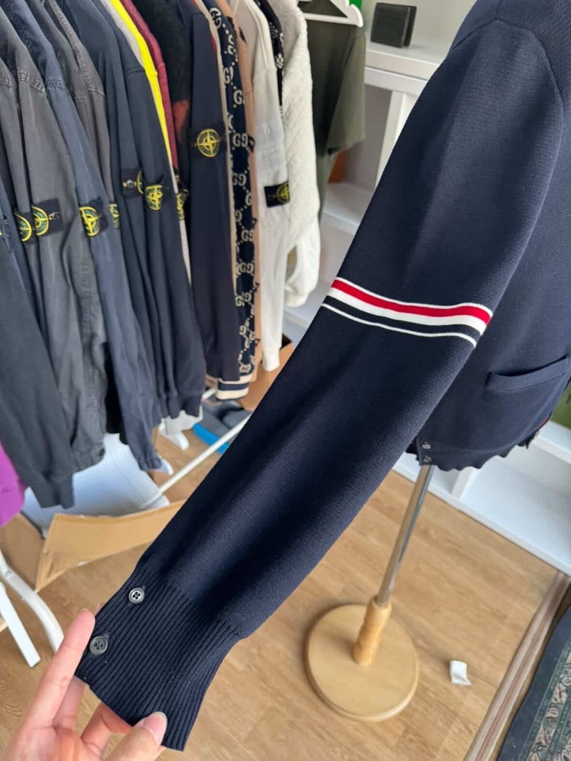 톰브라운 암밴드 밀라노스티치 가디건 상품이미지4