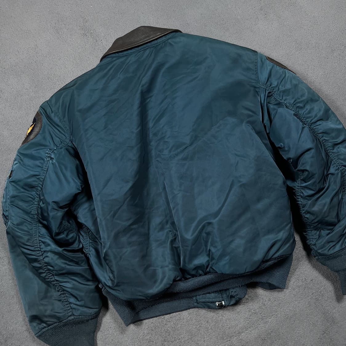 알파 인더스트리 FLT45P 패치 자켓 상품이미지3