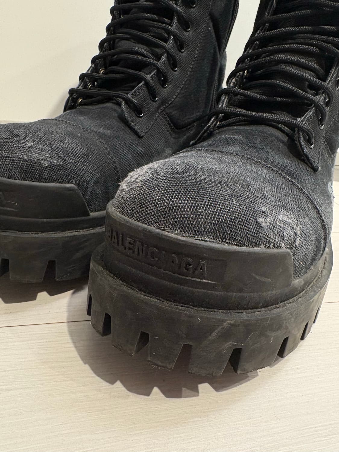 발렌시아가 컴뱃 스트라이크 부츠 블랙 43 상품이미지2
