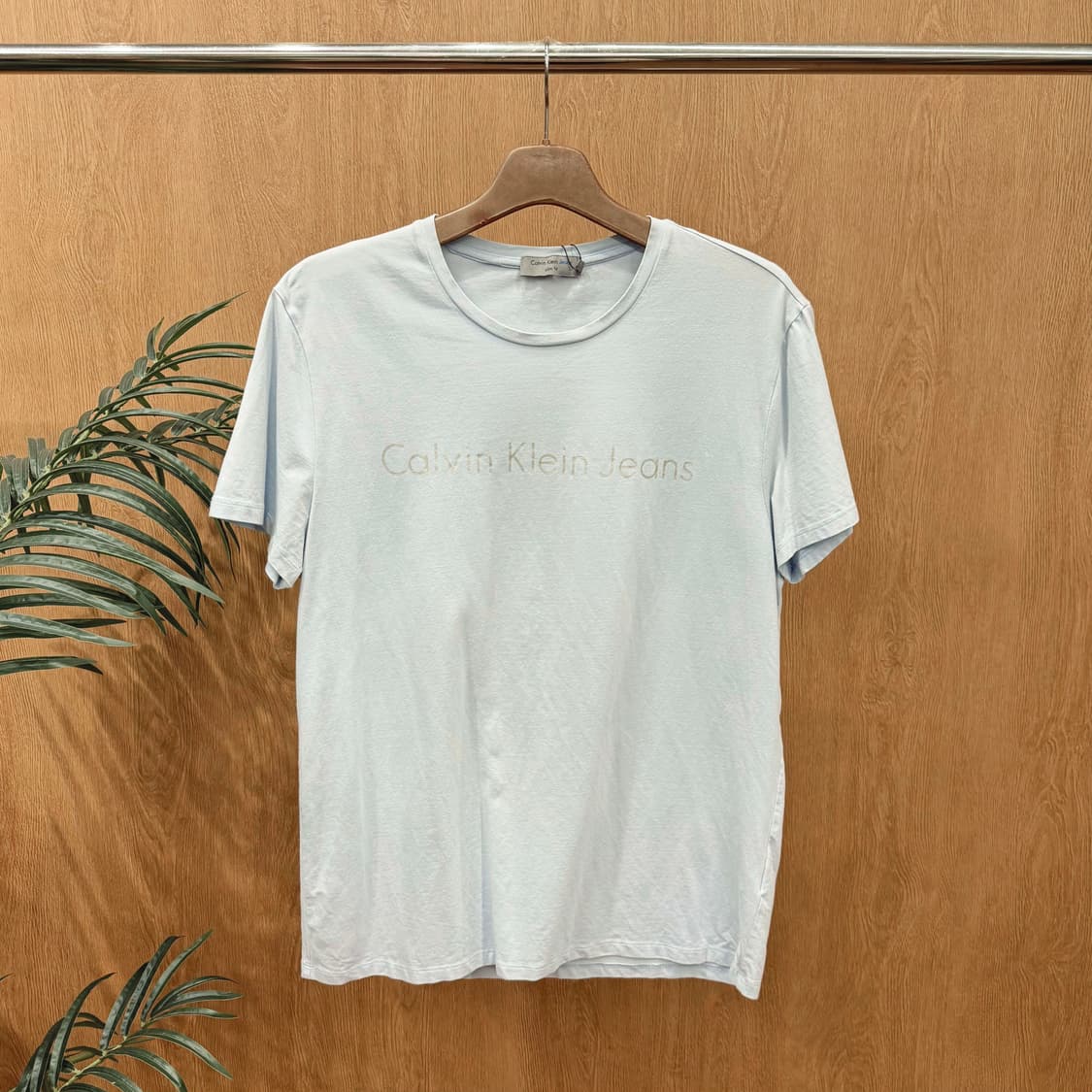 캘빈클라인 진스 반팔 티셔츠 로고 프린팅 무지 디테일 스카이 블루 상품이미지1