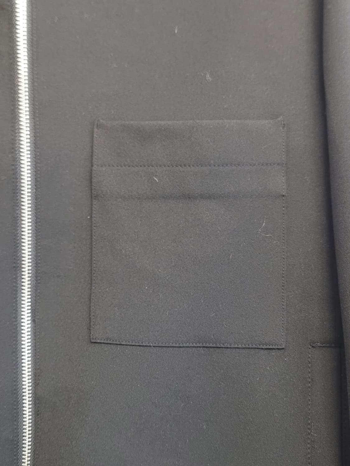 [105.XL] 무신사스탠다드 투웨이지퍼 릴렉스드 포켓 미니멀자켓 판매 상품이미지6