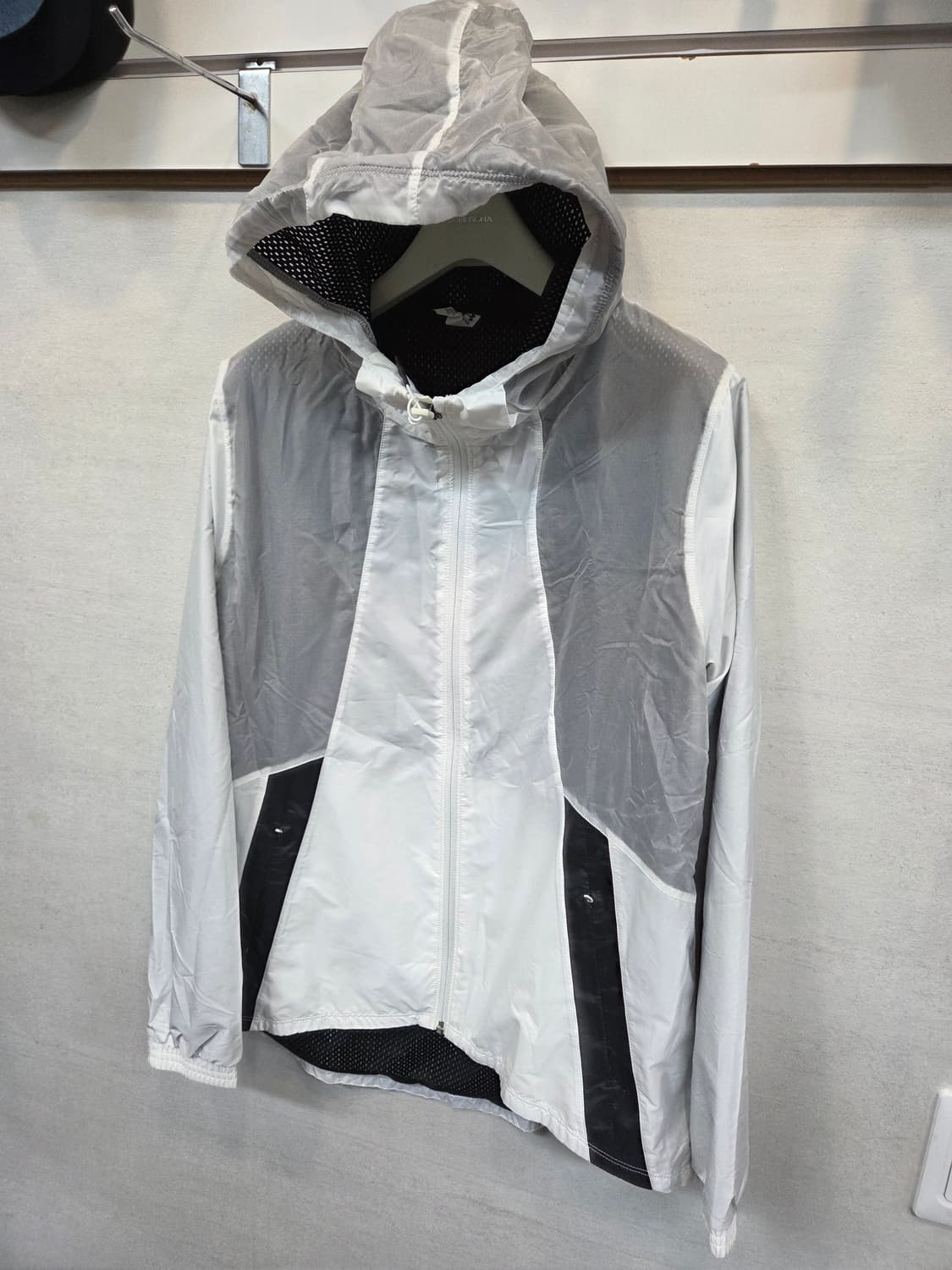 언더아머 여성 싸이클링 경량 바람막이 후드자켓 L 상품이미지7