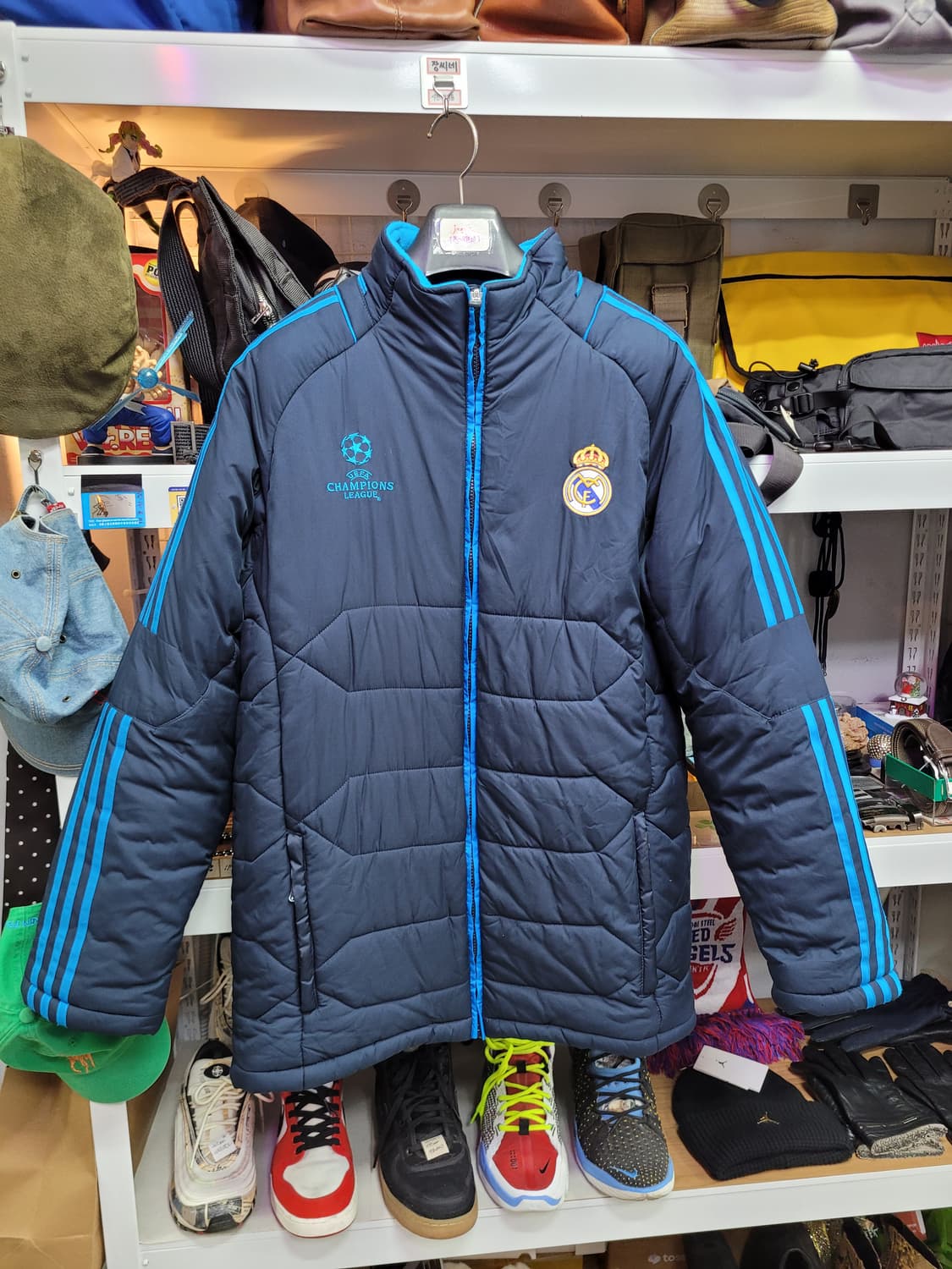 아디다스 레알마드리드 챔피언스리그 패딩 상품이미지1