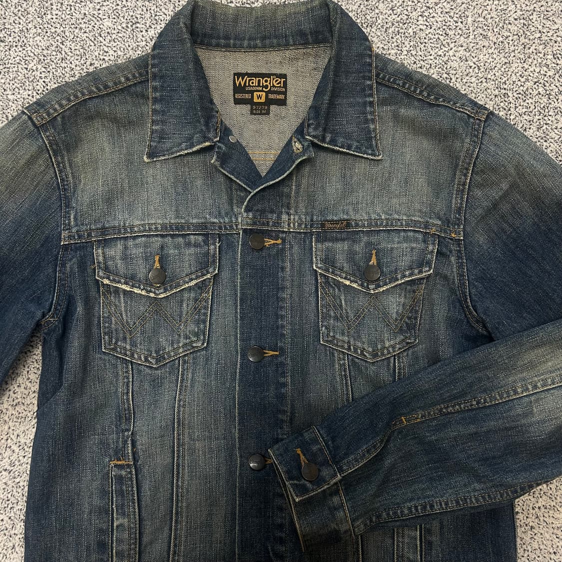 Wrangler Washed Denim Jacket. 상품이미지3