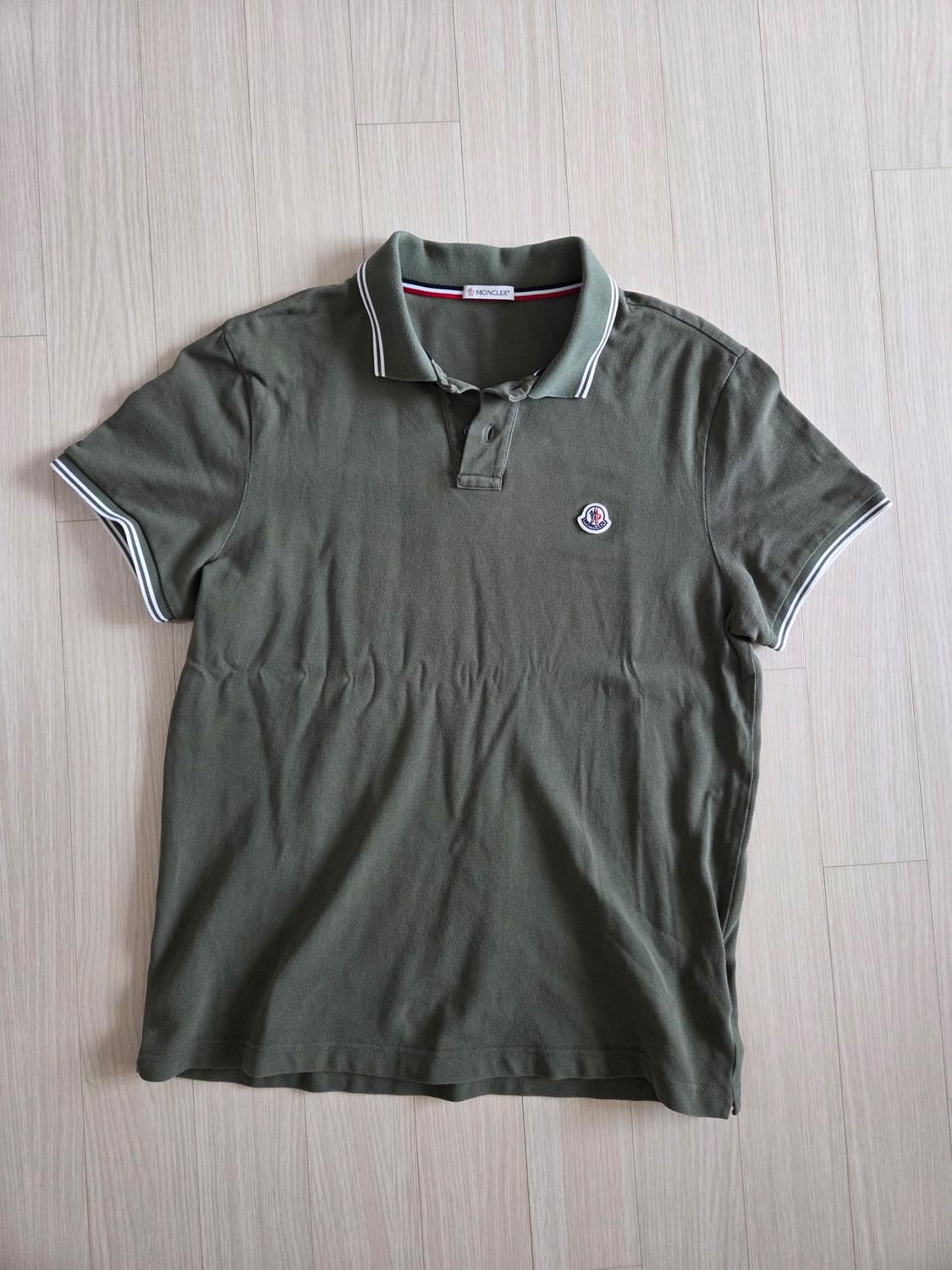 몽클레어 카라티 올리브 96(L) 정품인증완료 상태좋음 상품이미지1