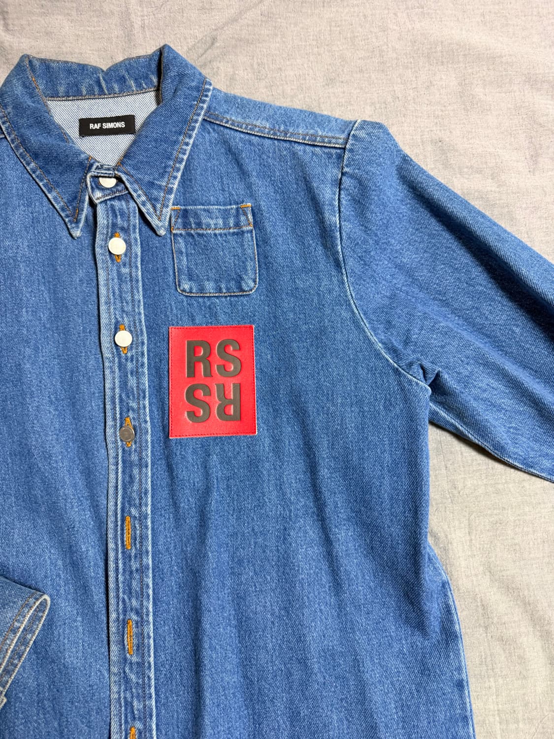 [L] RAF SIMONS 라프시몬스 패치 데님 셔츠 상품이미지4