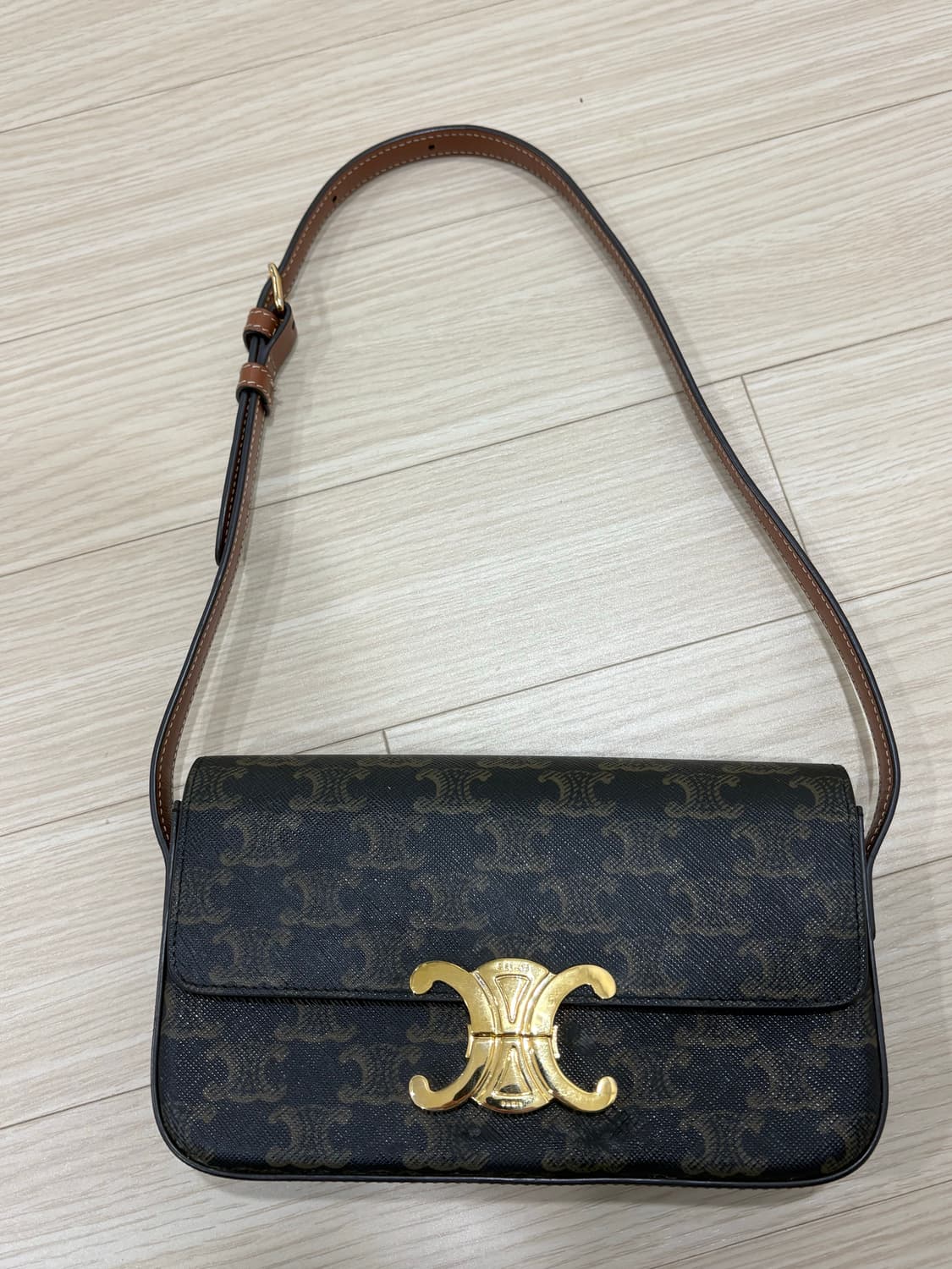 셀린느 숄더백 상품이미지1