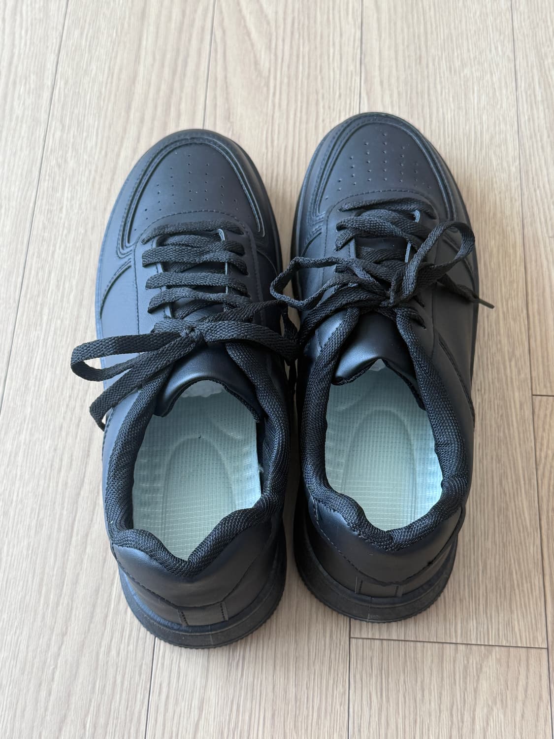 260) 블랙 캐주얼 스니커즈 상품이미지2