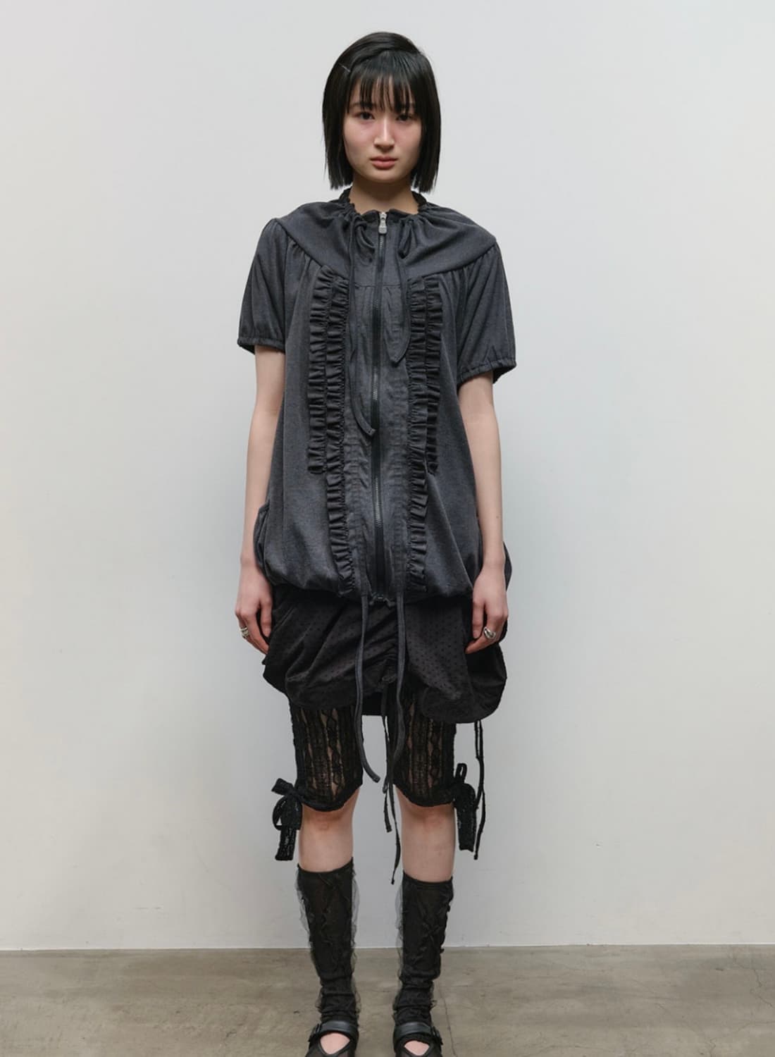 타입서비스 ruffled zip pocket 차콜 상품이미지1