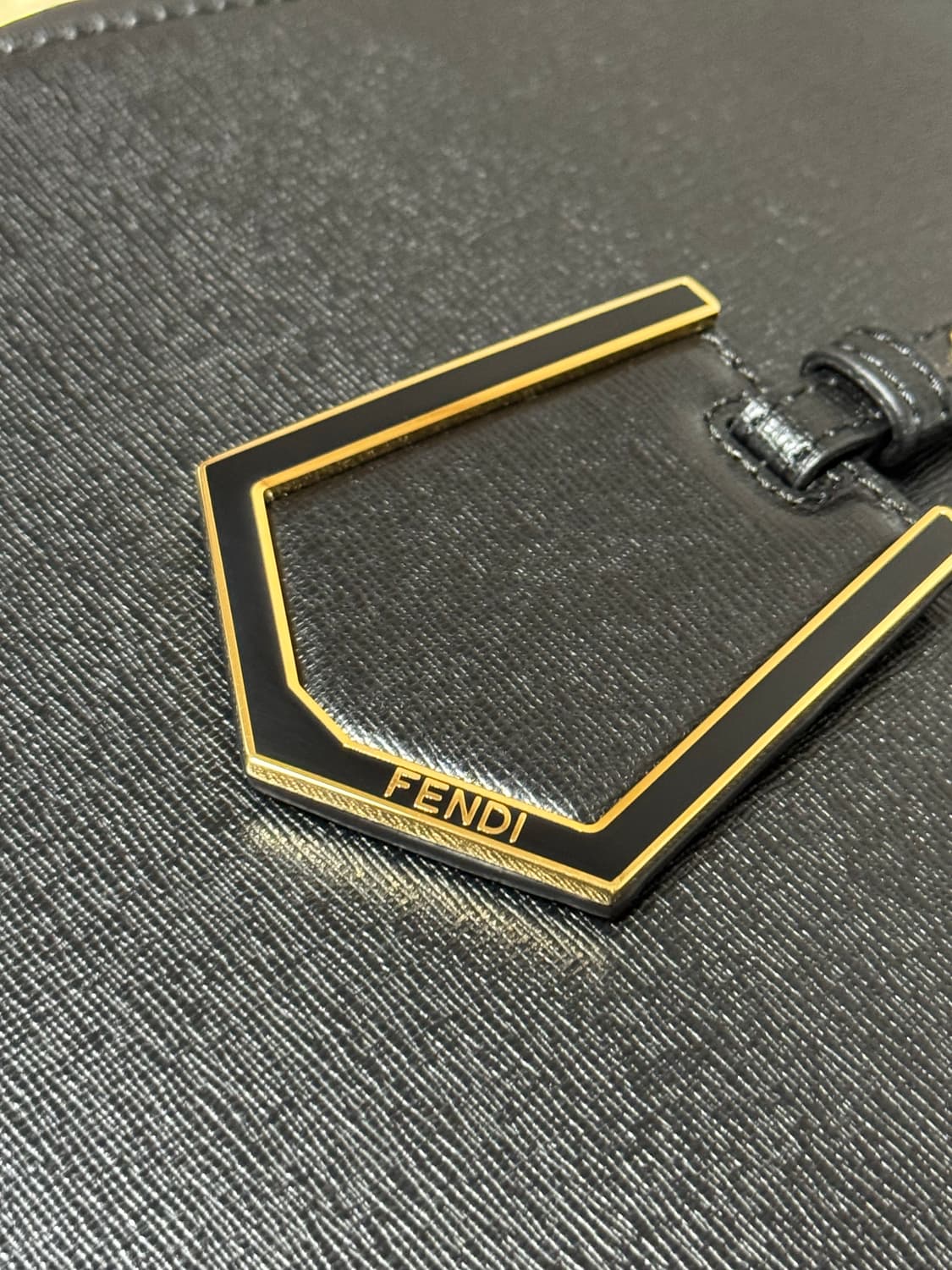 펜디 투쥬르 미디움 토트백 블랙 상품이미지3