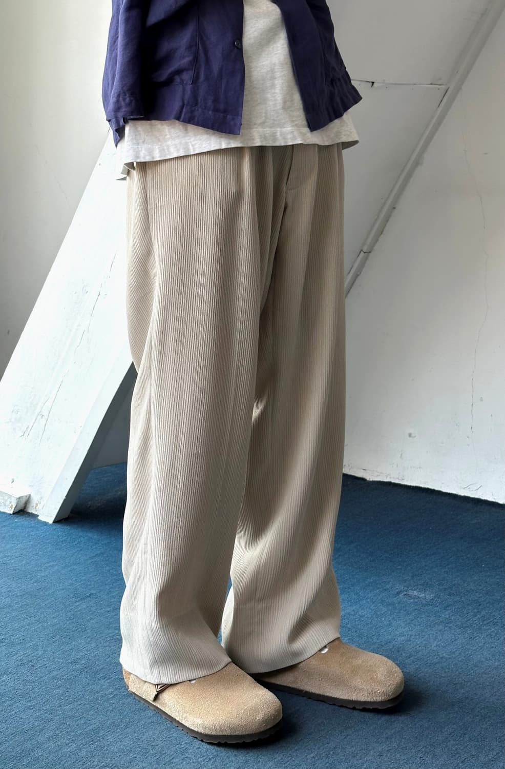Light woven poly multi pleats trouser 상품이미지4