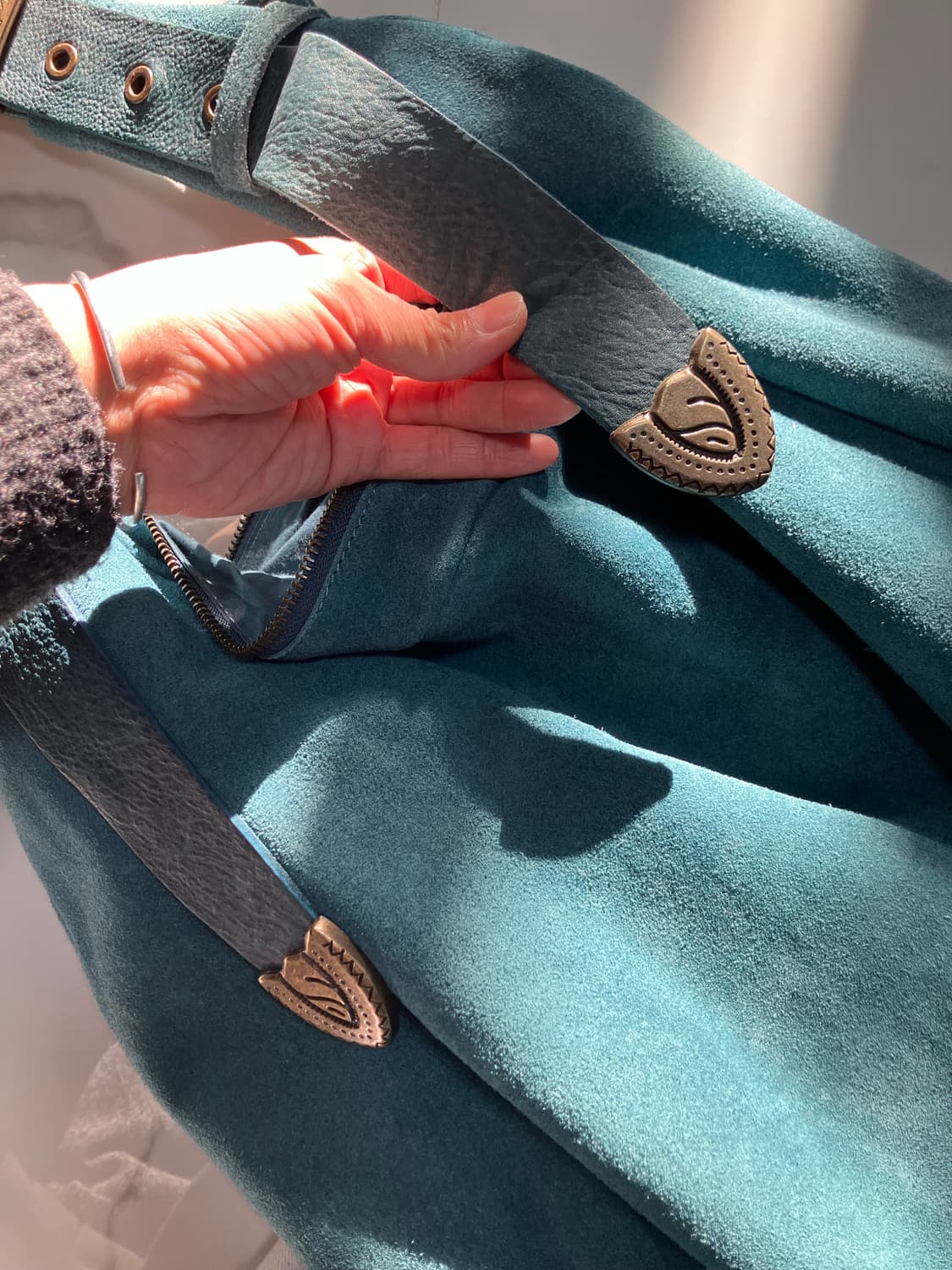 프리피플 웨스턴 버클 스웨이드 숄더백 호보백 상품이미지5