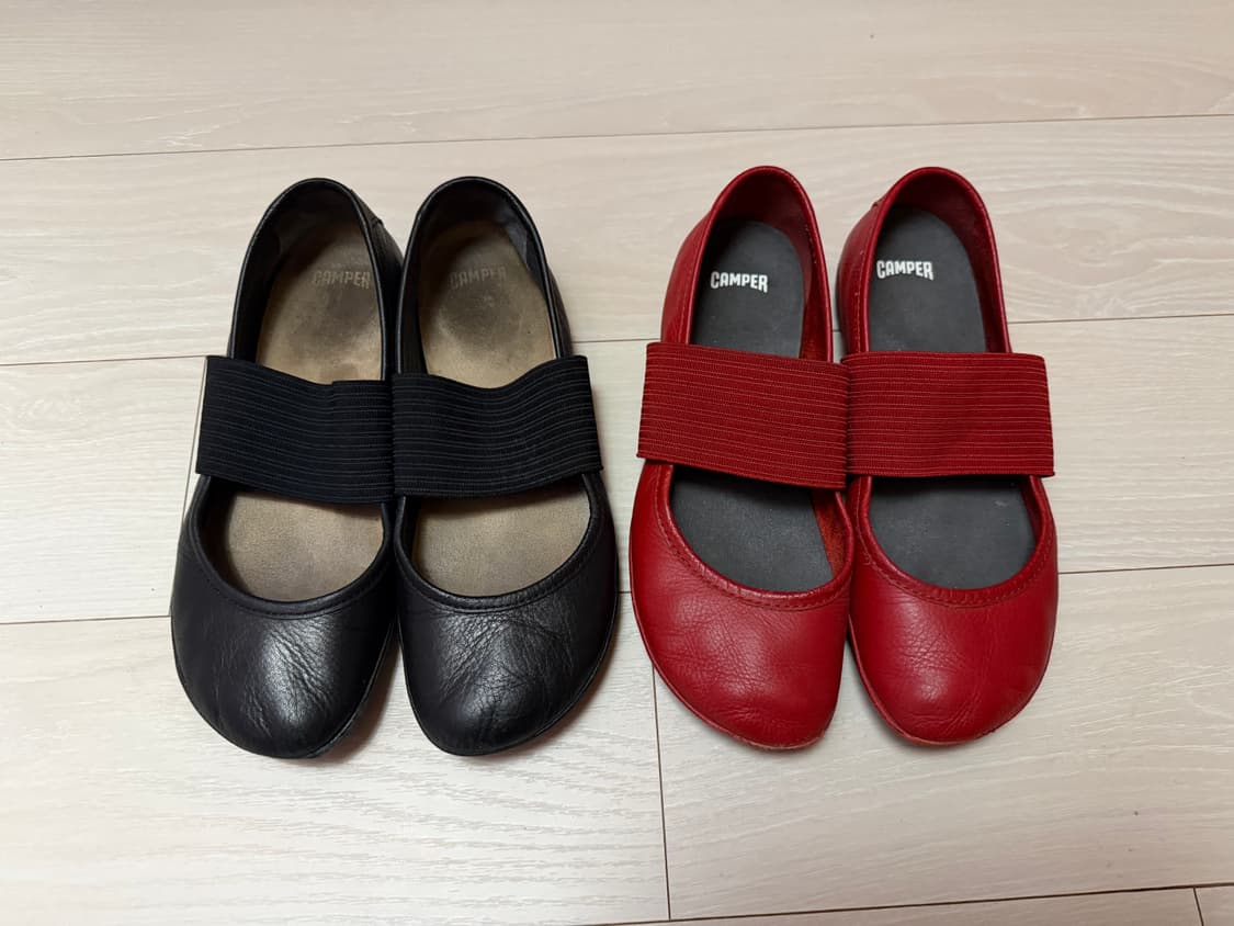 캠퍼 라이트니나 플랫슈즈 235(37) 블랙 레드 일괄 상품이미지1