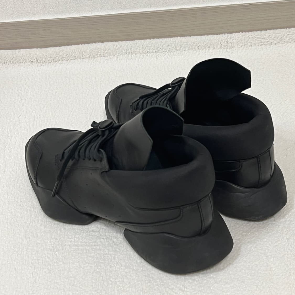 릭오웬스 아디다스 러너 레더 트리플 블랙 상품이미지4