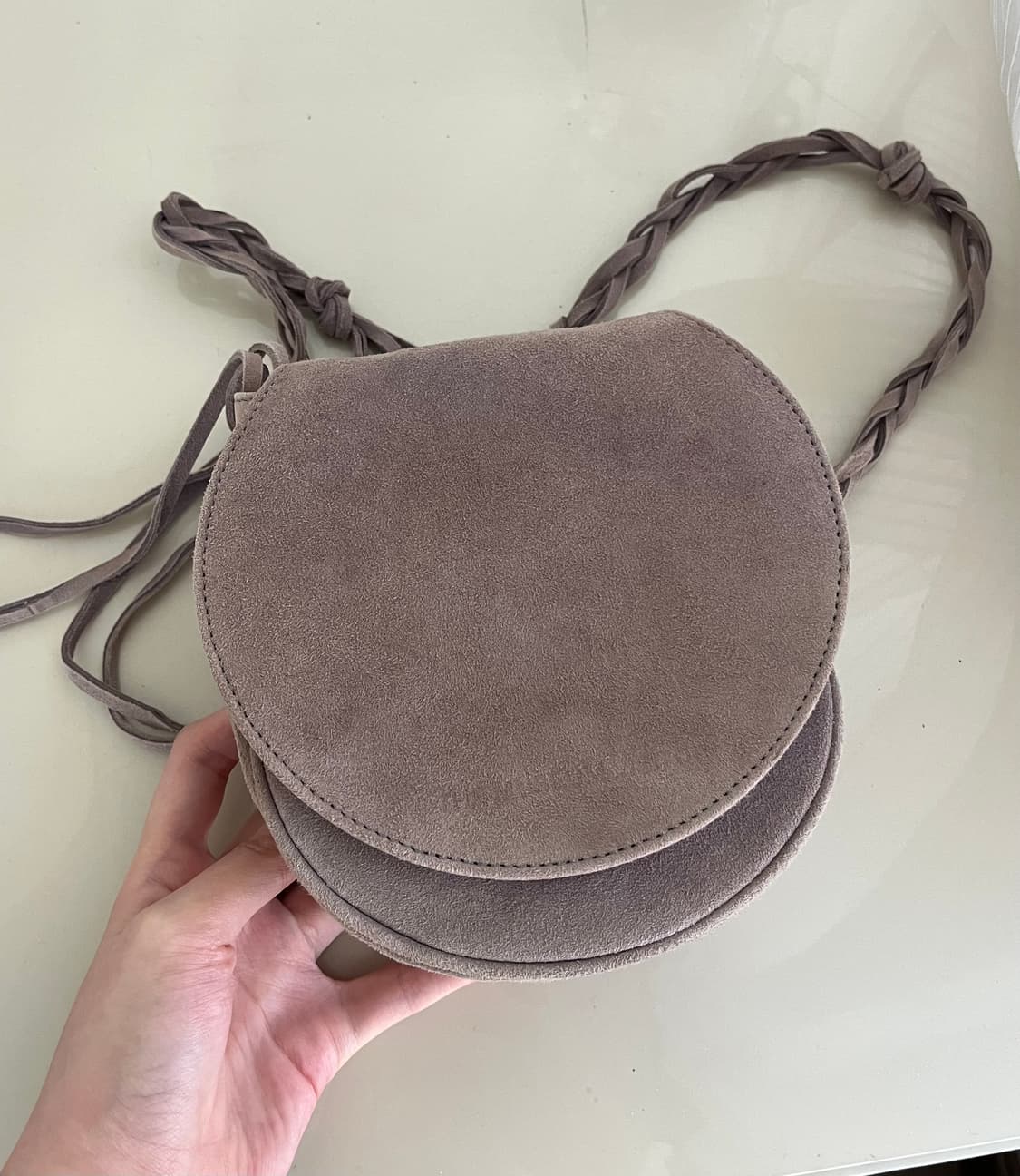 더뮤지엄비지터 미니 레더백 퍼플 상품이미지1