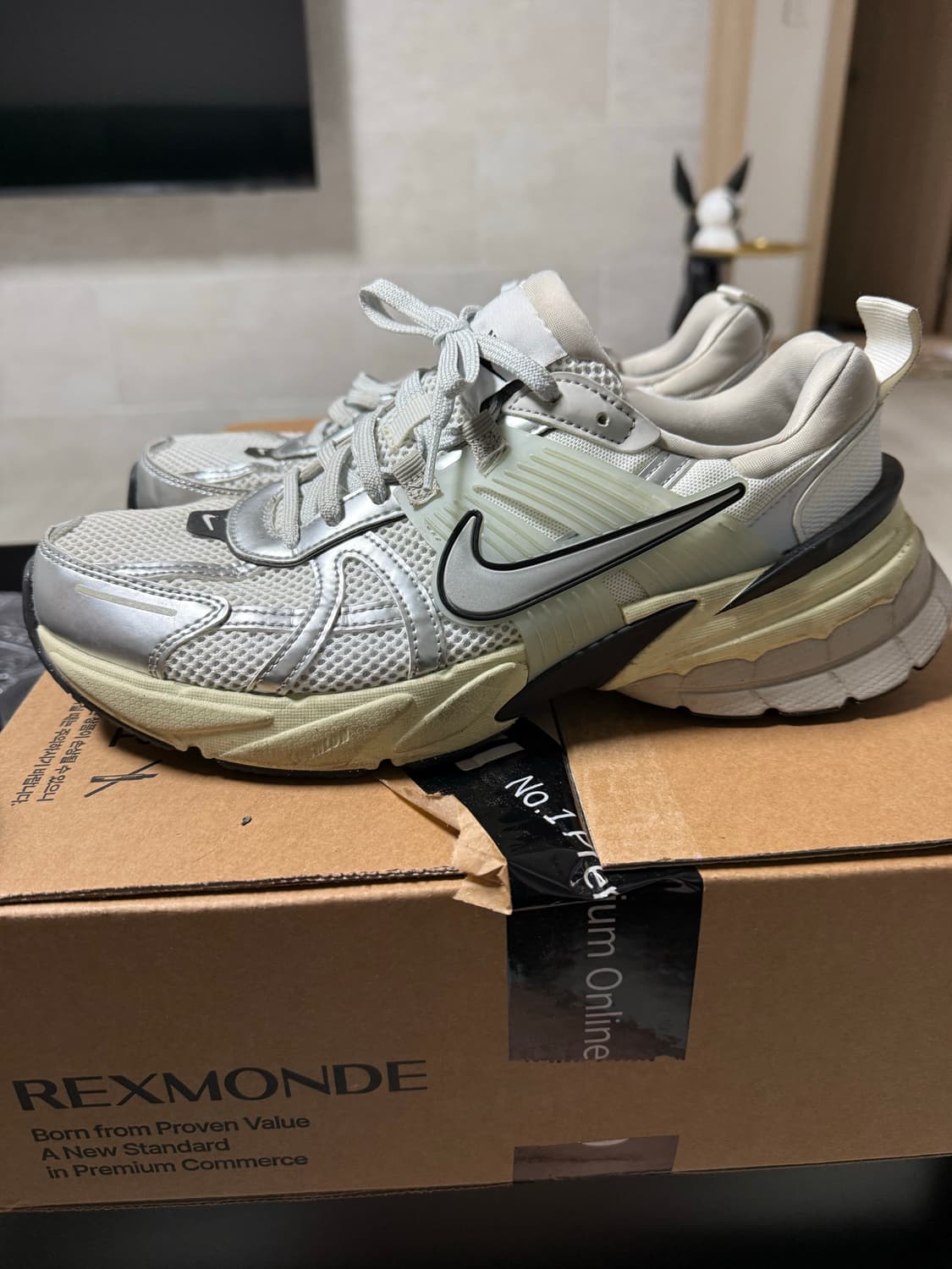 나이키 v2k 런테크 메탈릭 실버 270 상품이미지1