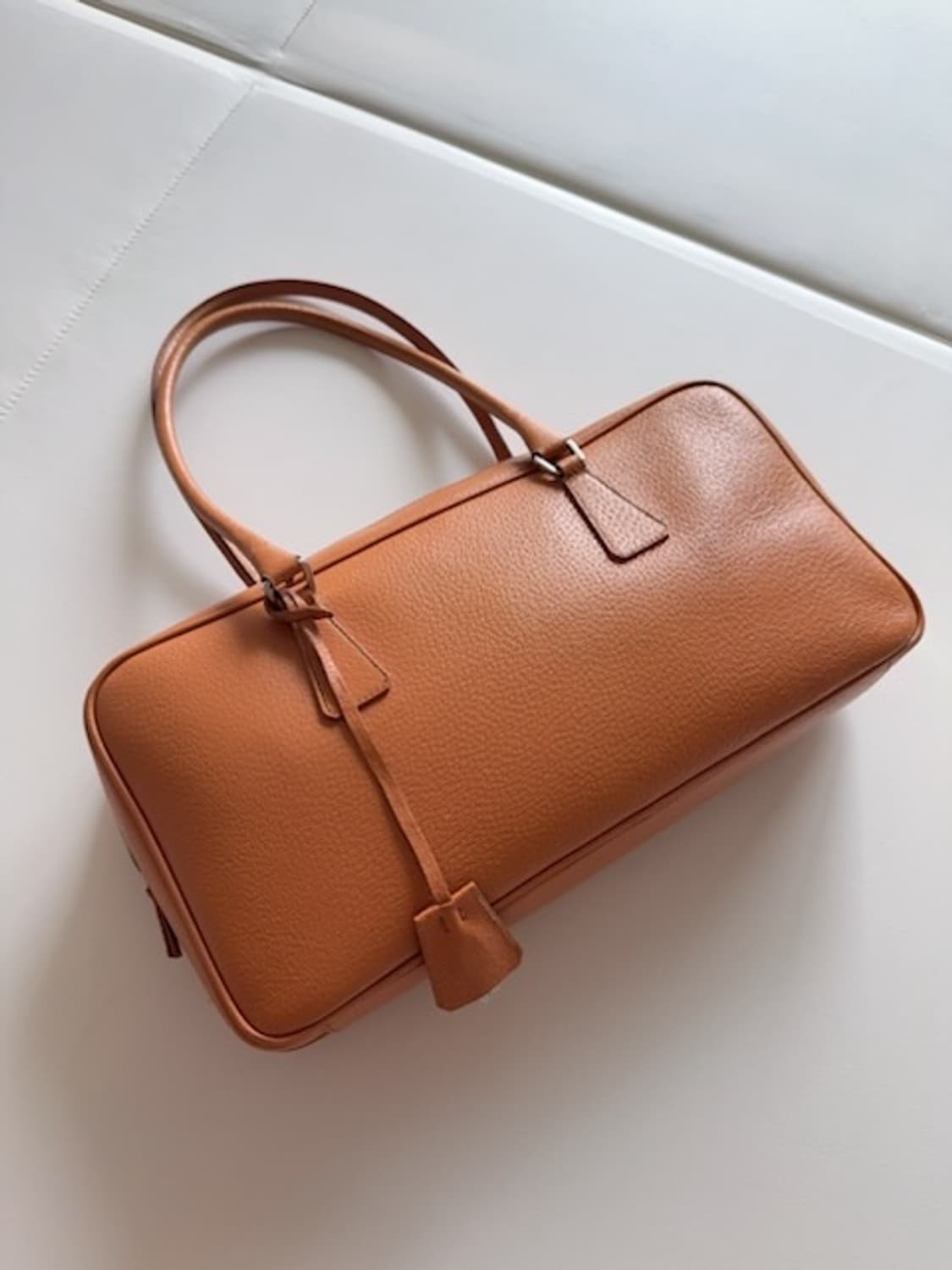 프라다 가죽 숄더백 상품이미지1