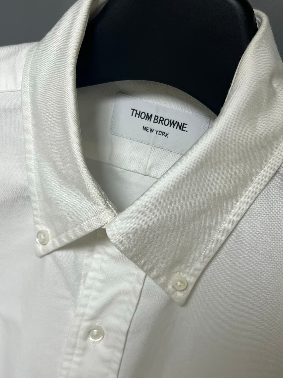 [정품] 드라이 O / 톰브라운 암밴드 셔츠 화이트 3size 상품이미지2