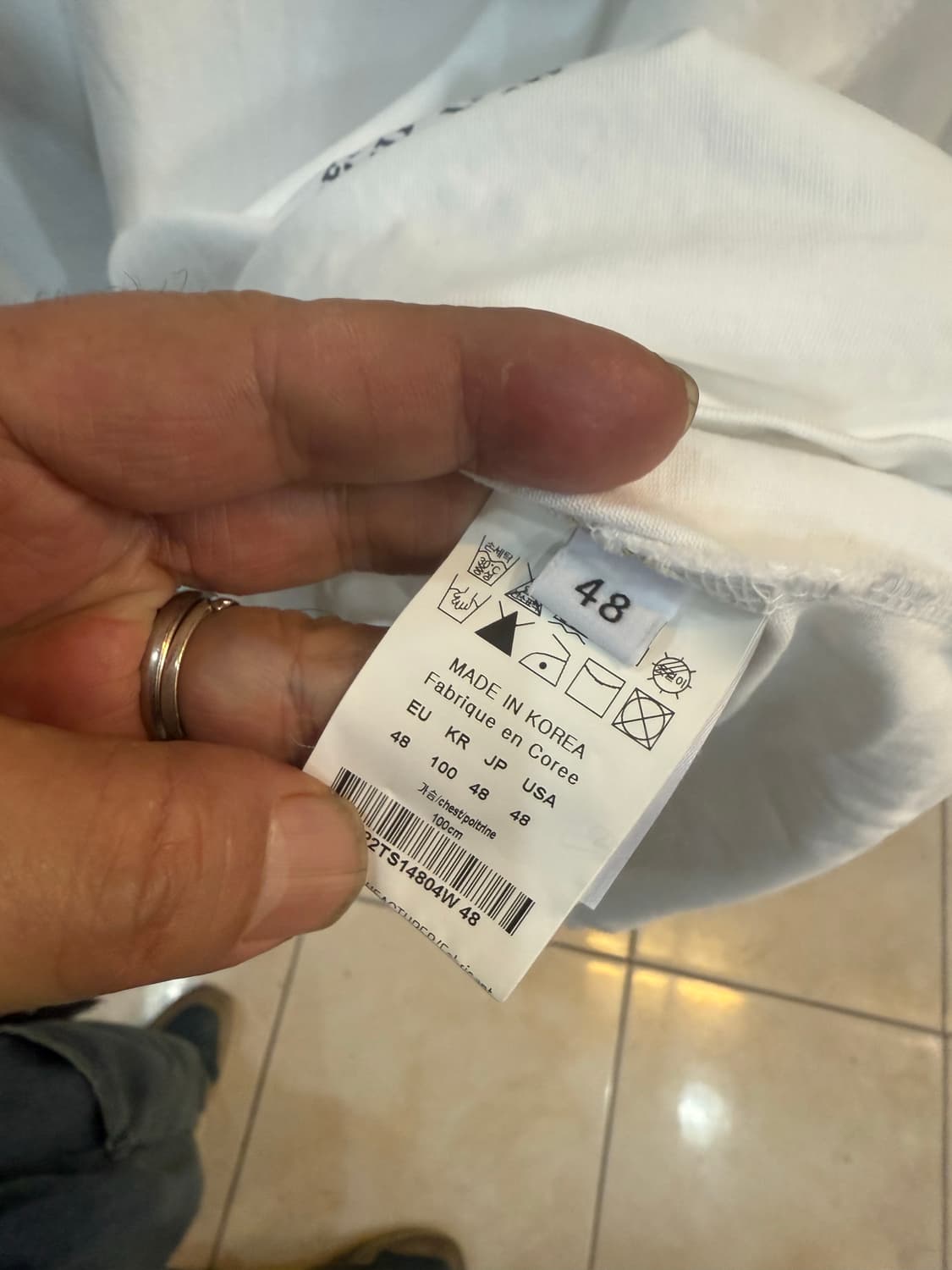 48/105/21ss 정품 솔리드옴므 백 프린트 롱슬리브 맨투맨 팝니다 상품이미지3