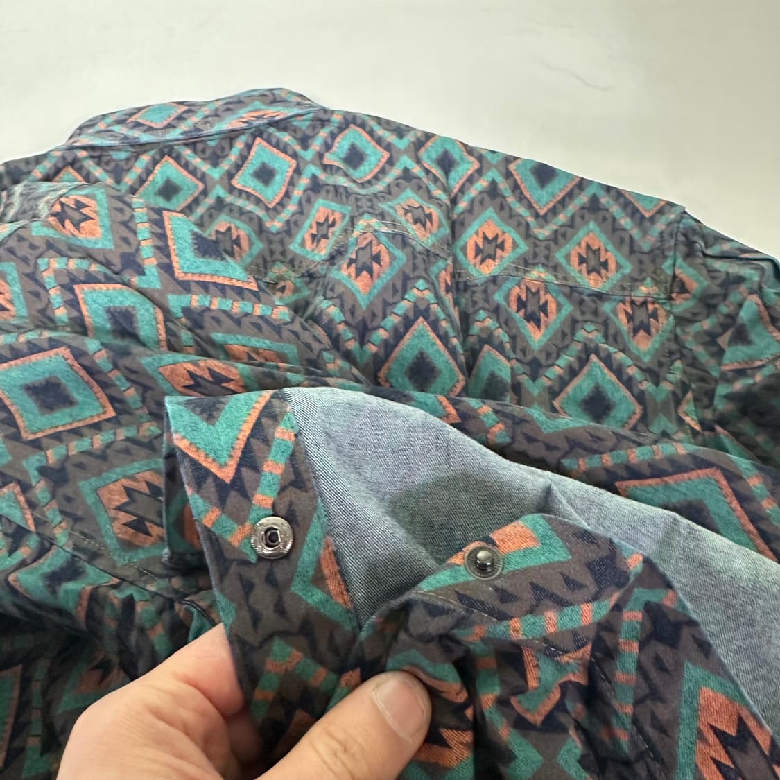 105 이반 IVAN 클래식핏 나바호 오르테가 투포켓 워크셔츠 상품이미지6