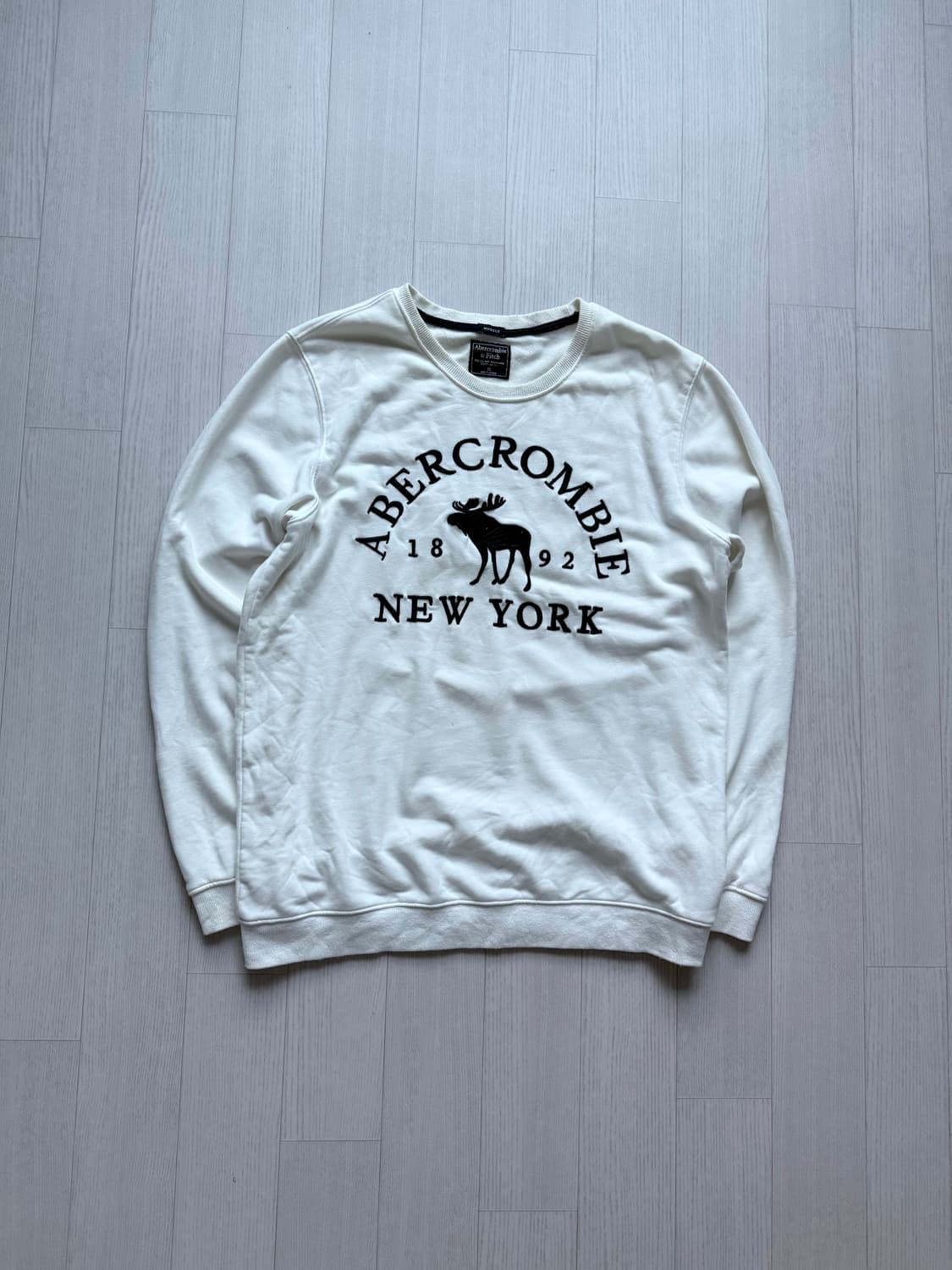아베크롬비 중앙 빅 프린팅 화이트 맨투맨 상품이미지5