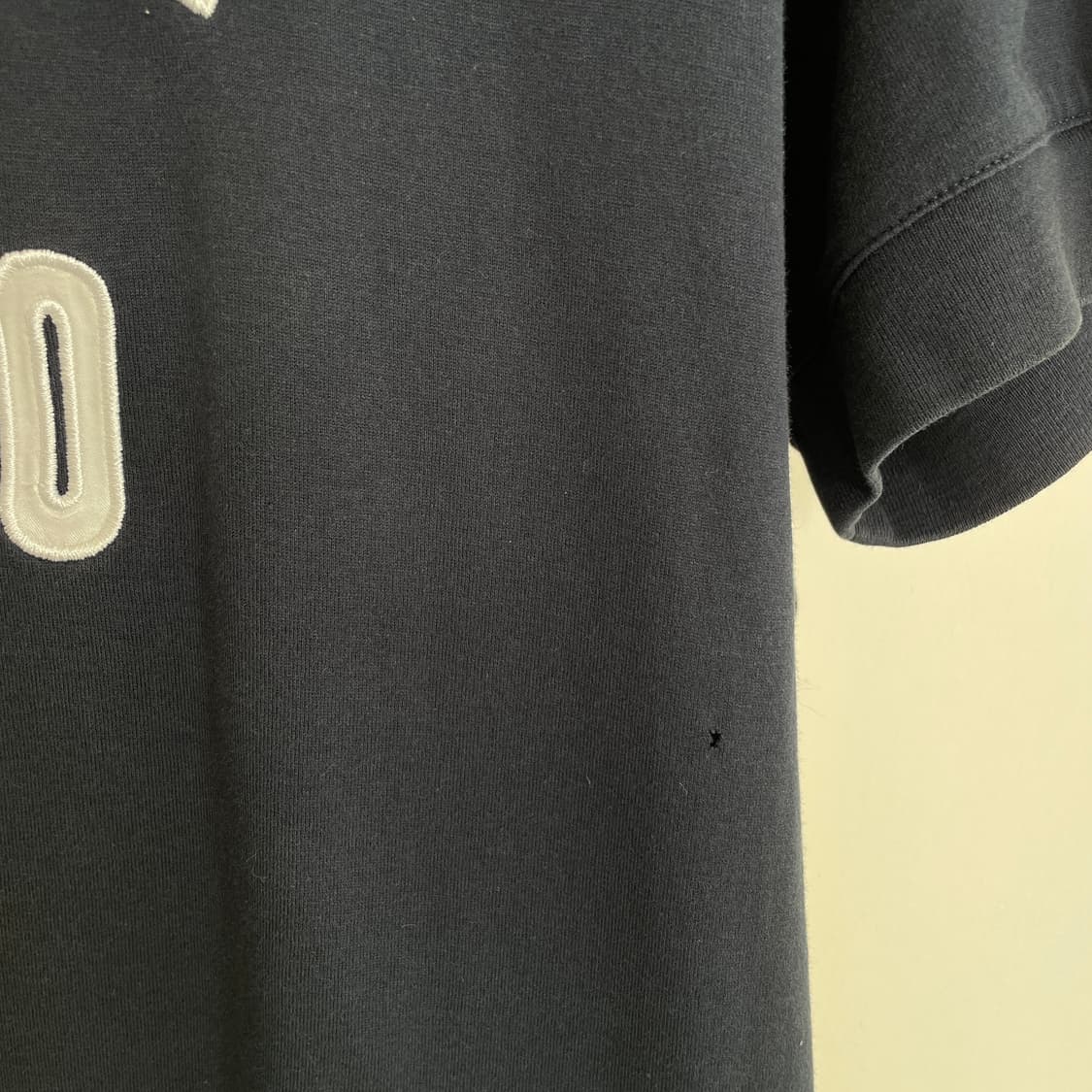 돌체앤가바나 52/공용L-XL 딥네이비 라운드 스트링 디테일 반팔 티셔츠 상품이미지3