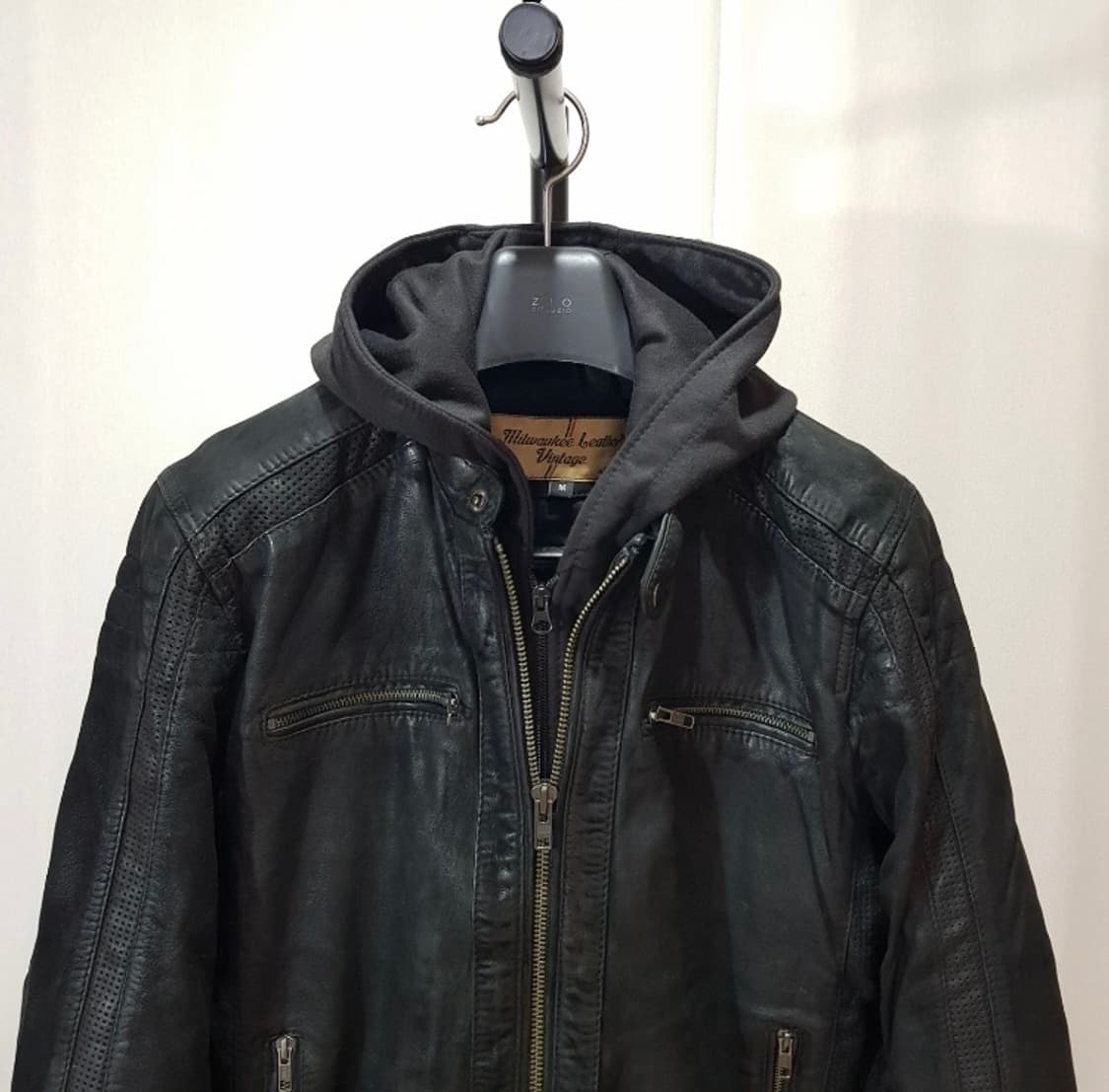 Milwaukee 후드 가죽 자켓 상품이미지2