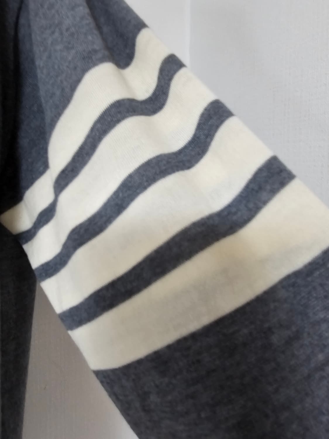 톰브라운 24ss 사선완장 메리노울 가디건(3/100/정품) 상품이미지2