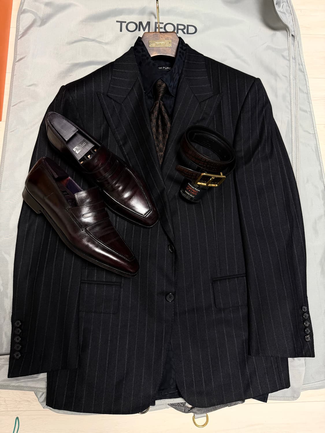 (명작,강추)톰포드 캐시미어 챠콜 스트라이프 윈저 수트 상품이미지4