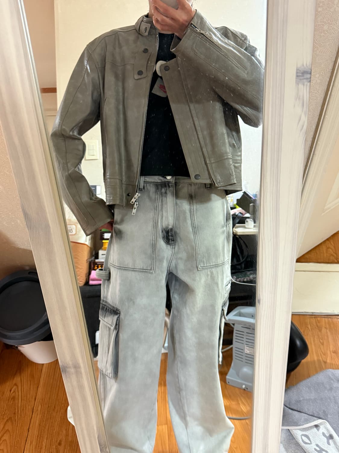 알렌느 - 벨티드 3D 레더 바이커 자켓 (그레이쉬 베이지/1) 상품이미지5