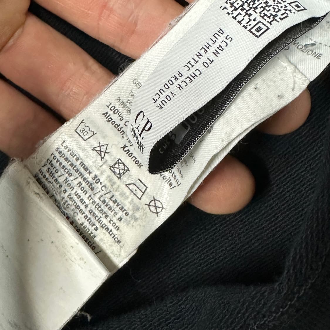 cp컴퍼니 블랙 맨투맨 XL 상품이미지4