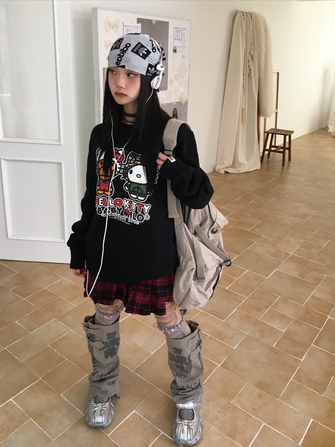 베이프 헬로키티 맨투맨 상품이미지6