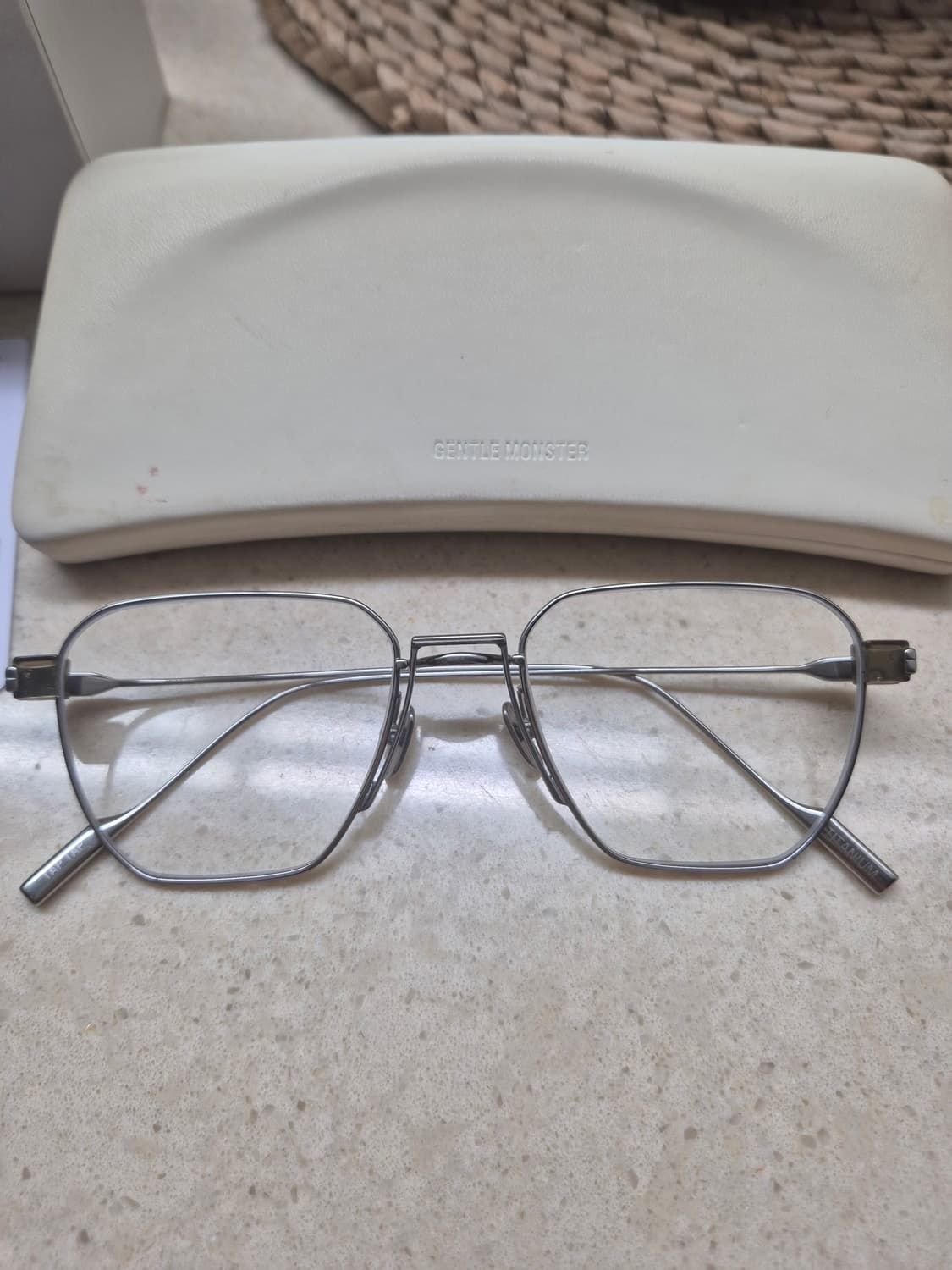 (F)젠틀몬스터 탭탭 KC3 티타늄 안경 상품이미지4