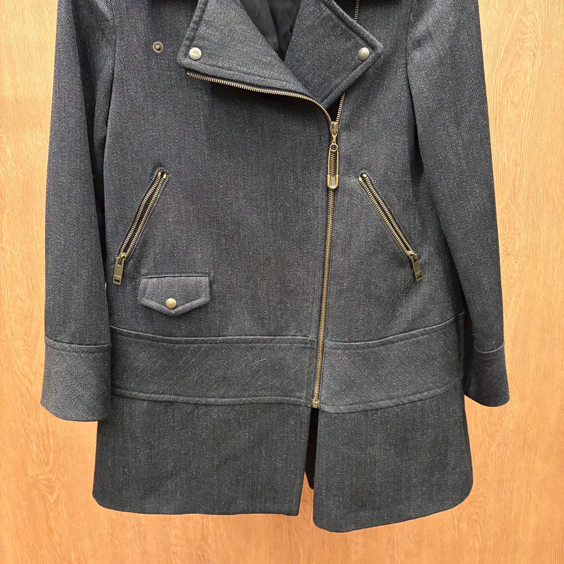 모스키노 진스 울 블렌드 클래식 모토 자켓 사선 지퍼 견장 디테일 블랙 상품이미지5