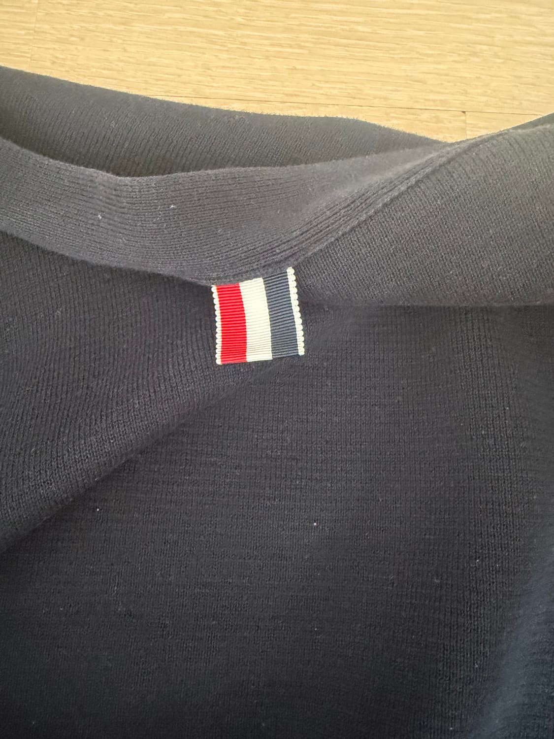 톰브라운 밀라노스티치 금장 가디건 급처합니당 상품이미지7